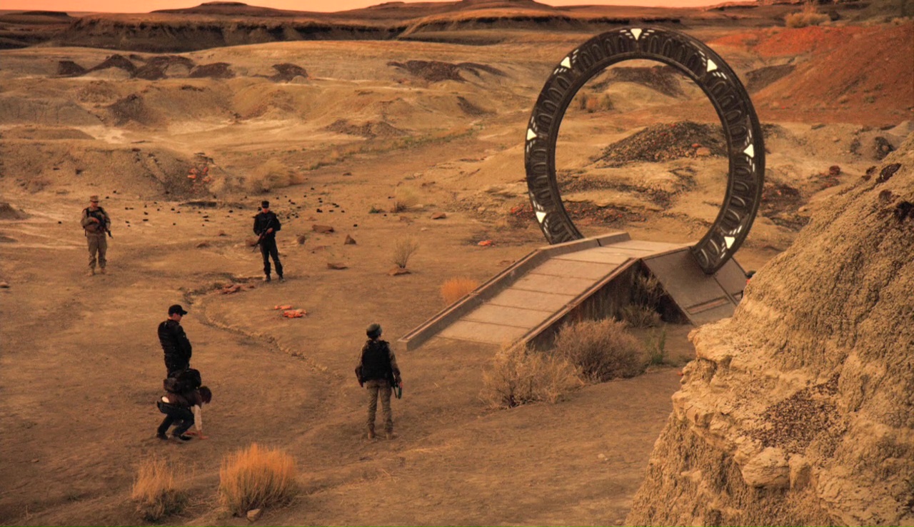 В шоу обсуждается эпизод 2-го сезона сериала "Stargate Universe" ...