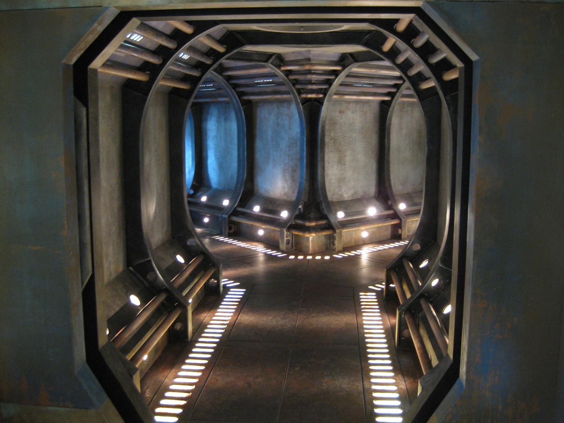 Звездные врата атлантиды 7. Старгейт Звездные врата. Звёздные врата Атлантида декорации. Звездные врата Вселенная корабль. Звездные врата Sci Fi.
