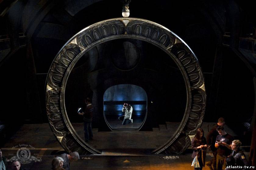 Карелин лисицин покоритель звездных врат. Звездные врата Ферлинги. Sgu Stargate Universe. Каюты судьбы Звездные врата.